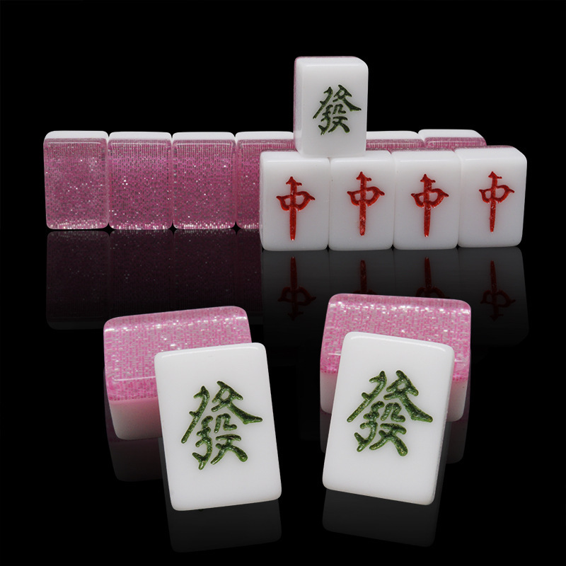 Supplying a high-quality crystal mahjong pink spot for mini mahjong's bag of dice.