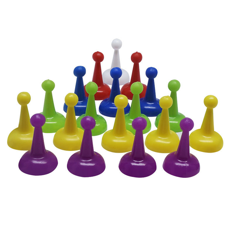 Producers teach play and play play games to play games early in the morning for children with coloured plastic horns