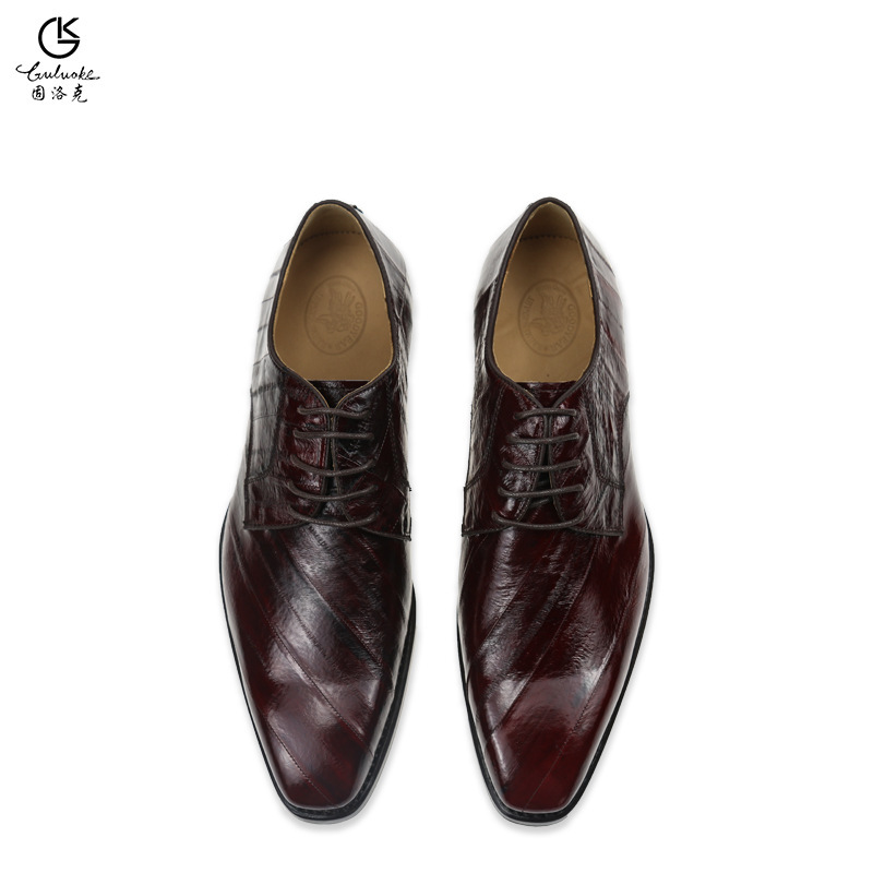 In 2023, the new one was a low-shoe suit for the rare eel-skin-shoe handman, the Inn-fung Commercial Shoes.