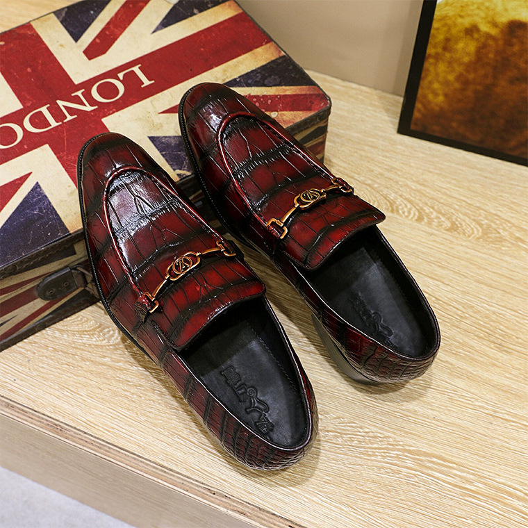 The bean shoes are hand-carrying the gator's belly is sore.