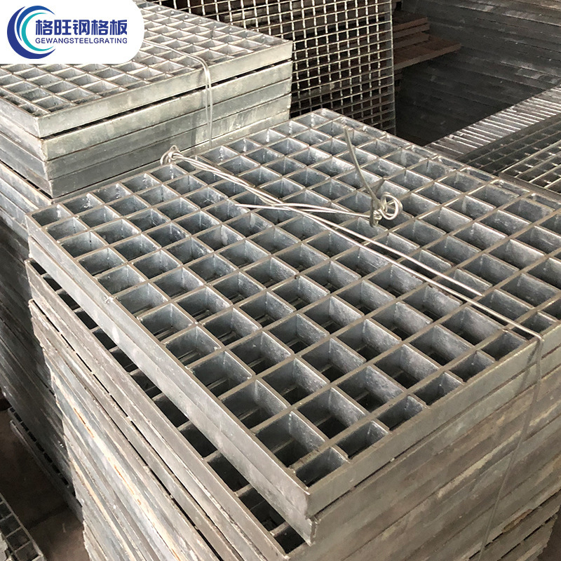 Plugboard interpolation of steel plating grids between steel pegs and steel plating plating grids of steel plating platform heavy pegs