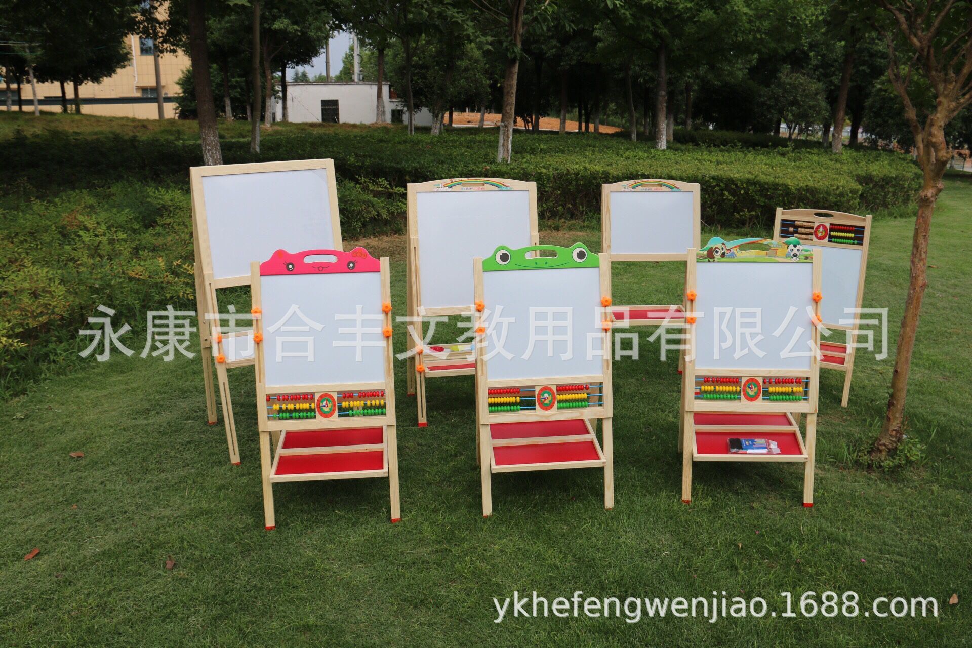 Children's drawing boards, two-sided magnetism, solid plank drawings, drawing boards, can lift up the Ziwei early colours.