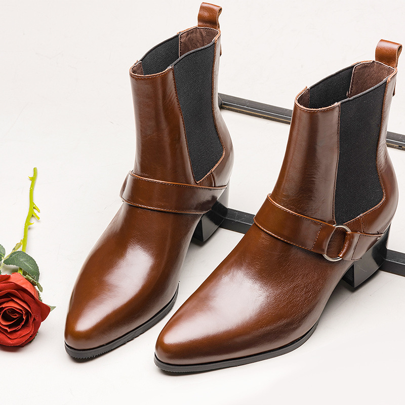 In the fall and winter, the factory camped in front of a man named Martin Boots Business.