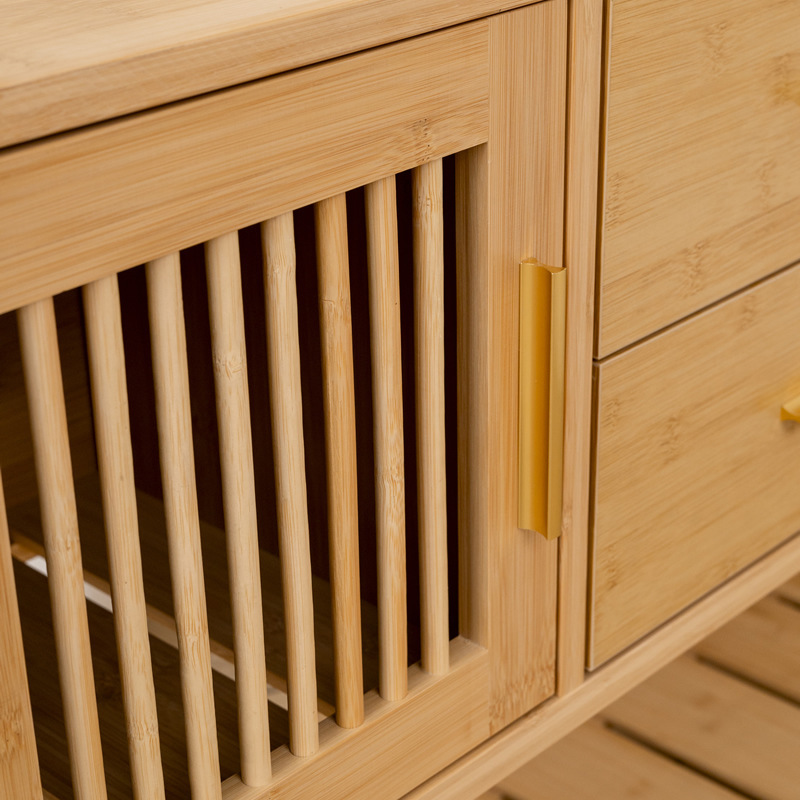 A tea-side cabinet with bamboo can be customised by moving the cupboard to the corner of the cupboard with a couple of stacks of real-wood tea cabinets.