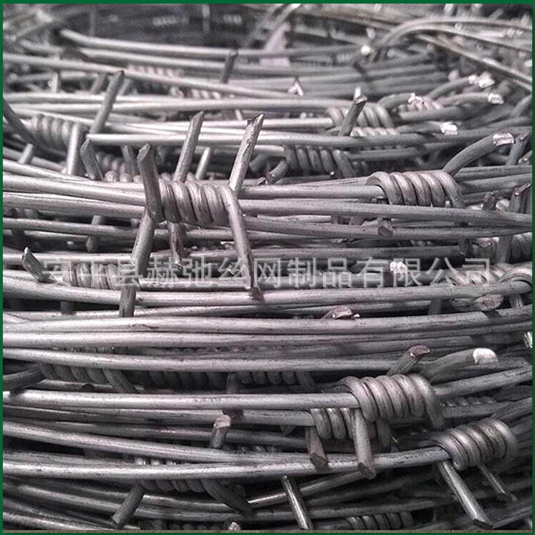 The barbed wire production plant, double-part zinc plating and twisting, high-quality double-twirling, low-cost wholesale.