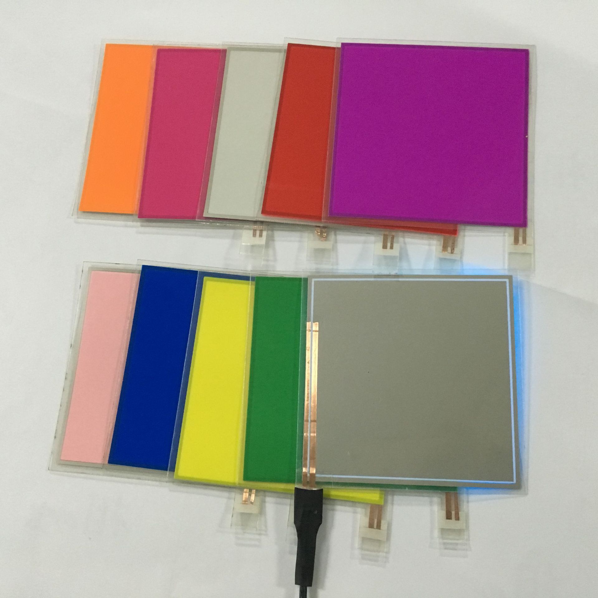 Crunch-cut, thin, multi-colour, cold-lighted, high-lighted cooling plates in support of cooling.