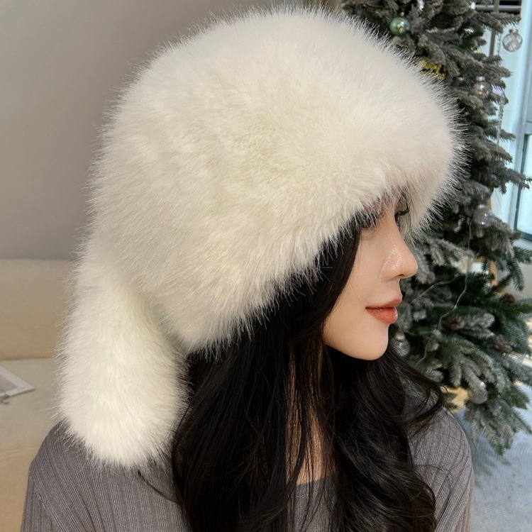 The new 2024, like a fox's furry cap, the sweet one in the autumn and winter, the warm tail of a snow hat.