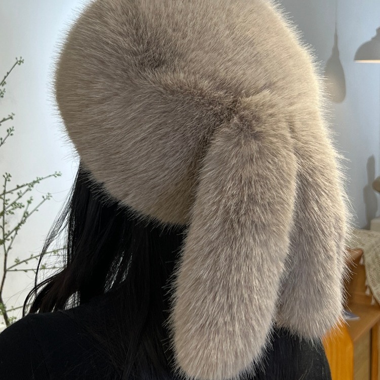 The new 2024, like a fox's furry cap, the sweet one in the autumn and winter, the warm tail of a snow hat.