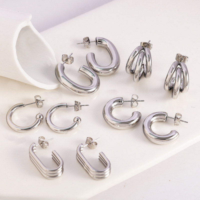 The manufacturer ordered the stainless steel earring buttoned with electric plating and polished.