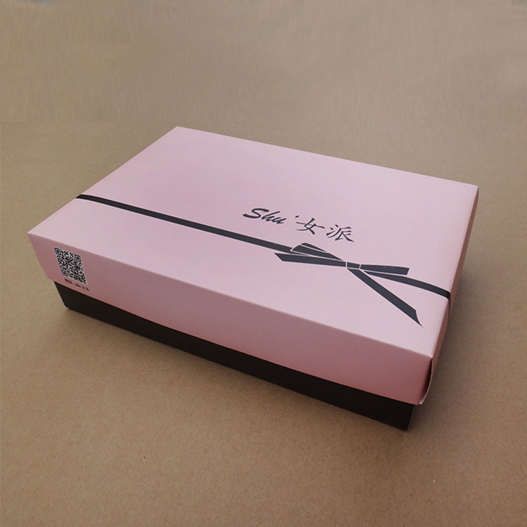 The white card wrapper box, the gift box, the chest wrapper box in the context of the gift box, and the high-strength protection.