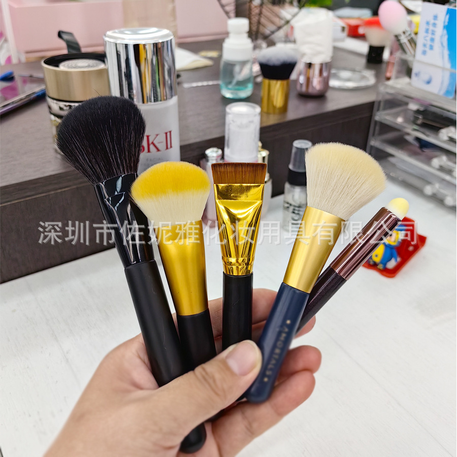 The manufacturer's straight-up one-piece make-up new eyebrush writer carries a beauty brush with his lips.