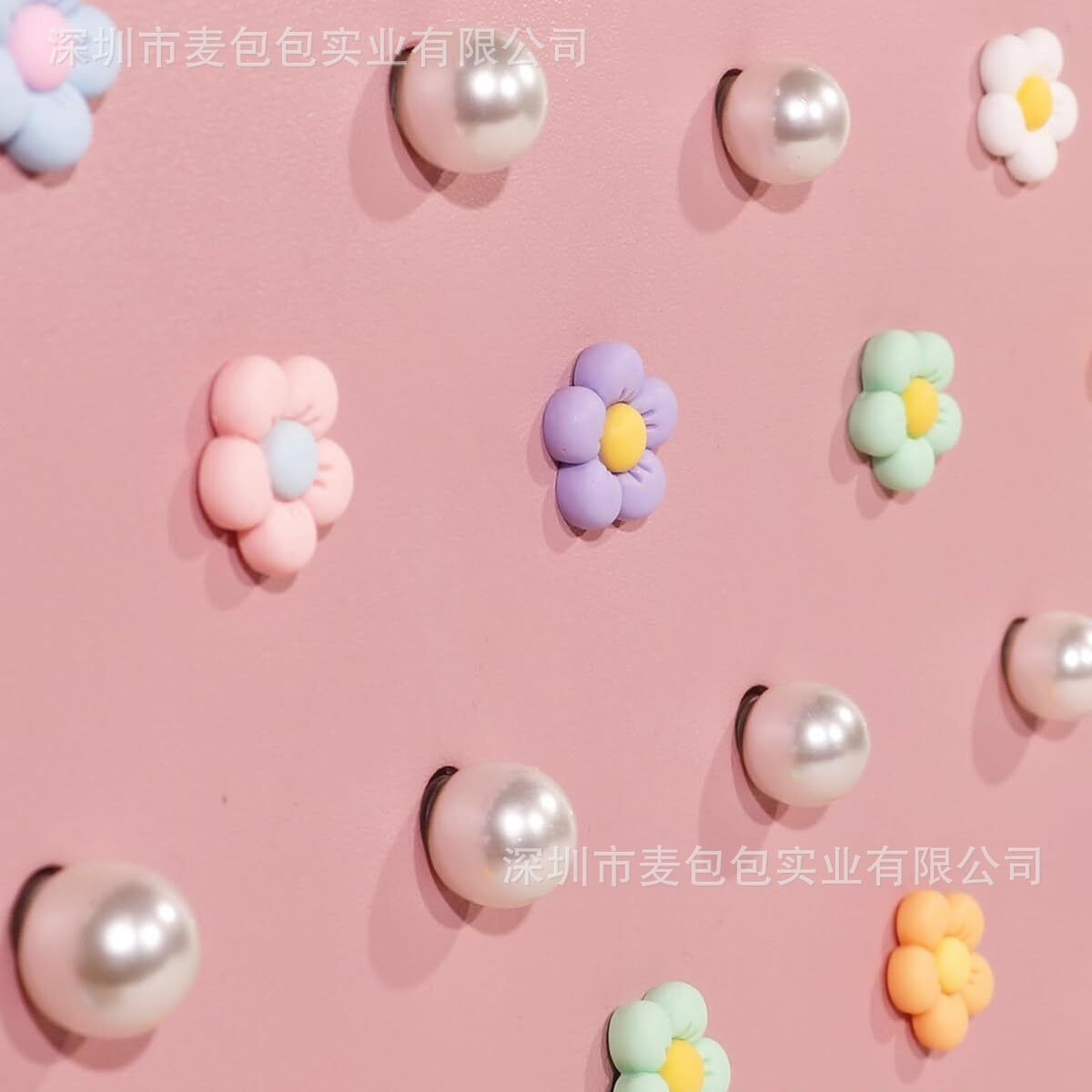 ครอสบอร์ดใหม่ที่แต่งสีใหม่ในชุดไข่มุกลายชายหาด นํามาใช้กับถ้ําริมชายหาด
