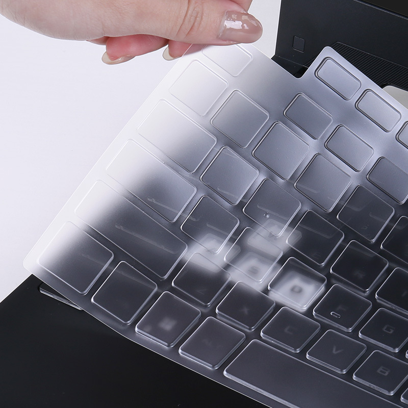 Direct sale of 3 laptops with light and transparent TPU protection.