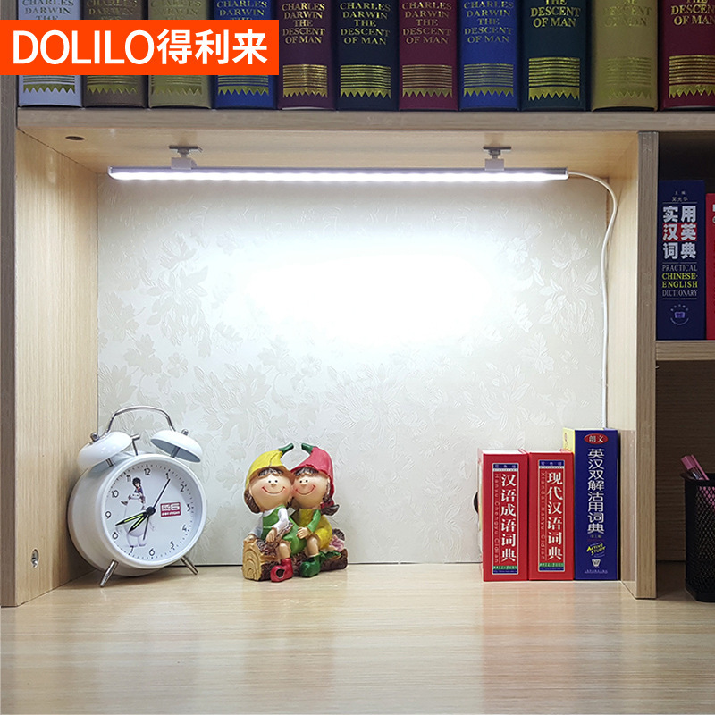 A silver-cracker lighthouse lamp for students in their dorms.