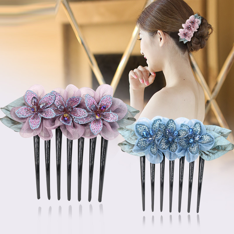 Japanese and Korean fashions are hand-made embroidered flowers with hair combing hair and hair tweezing twilight.