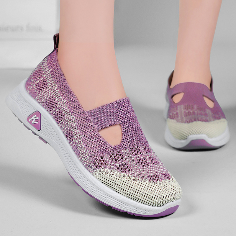 The little custom girl's shoes are so comfortable, and the old Peking Boots are all over the place.