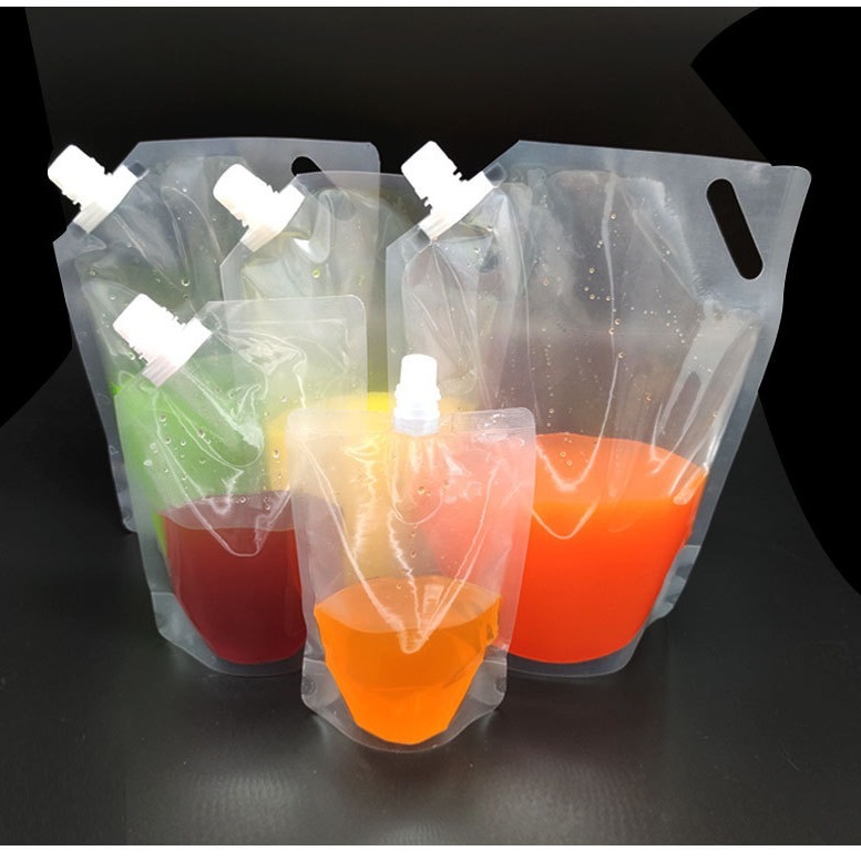 The plant discovered that the liquid-packed bag of beverages in the soybean soy sauce were printed in a transparent and self-sustained bag.