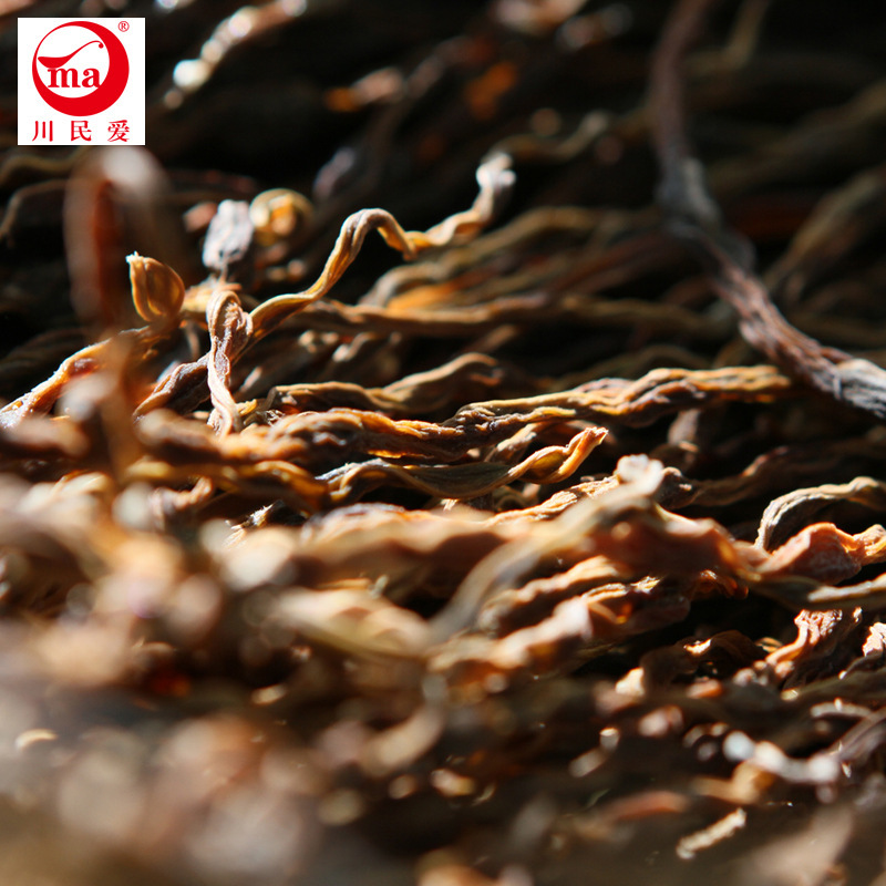 Sichuan-min likes to eat and eat food from a dry factory.