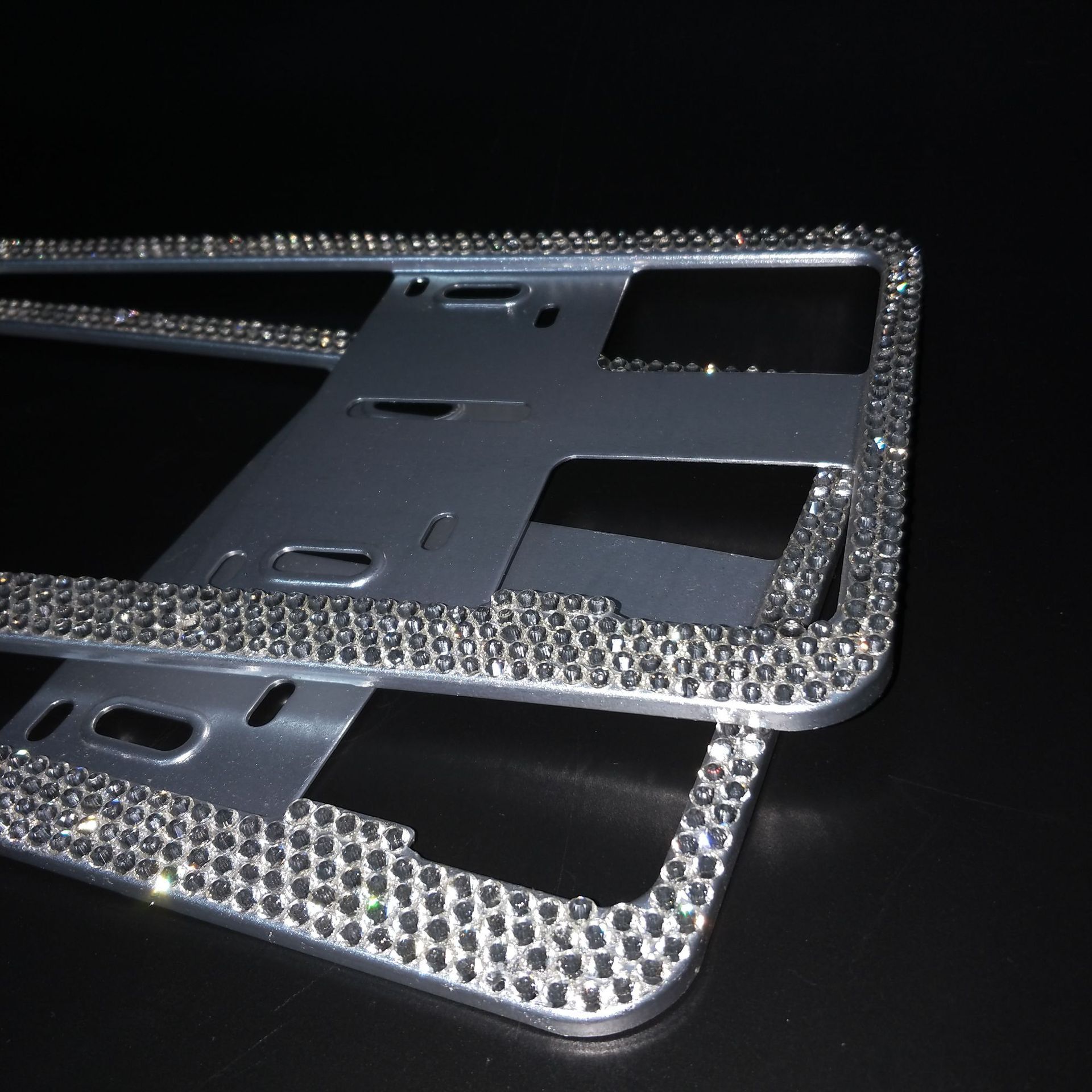 Aluminium alloy diamond plate plate plate, crystal diamond plate plate plate, all-drilled license plate frame frame.