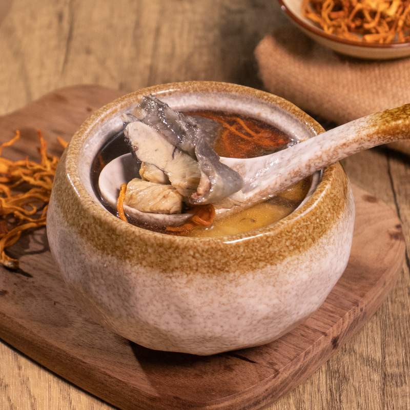 Món súp hải sản gà 350g cho món súp nóng Tongan và sẵn sàng ăn.