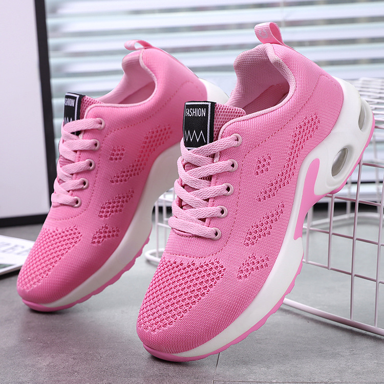 A new 2024-shoe-shoe-shoe-skinned Korean fashion girl.