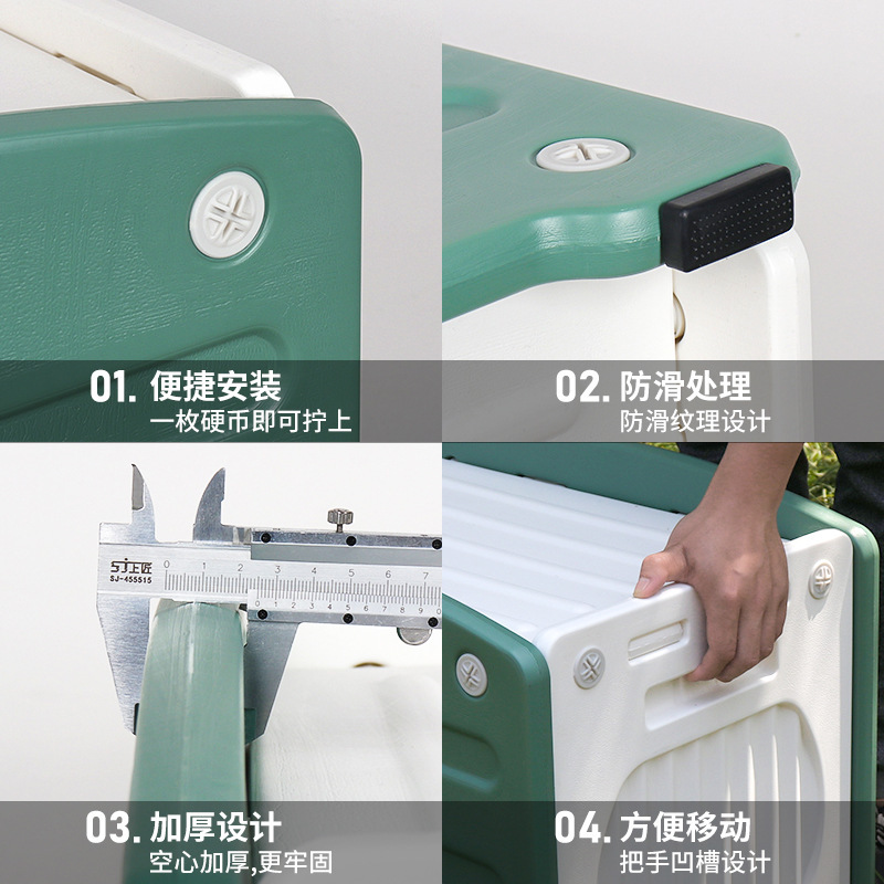Mèo đi ra chiếc xe chở thú nuôi với lồng mèo và túi thỏ.