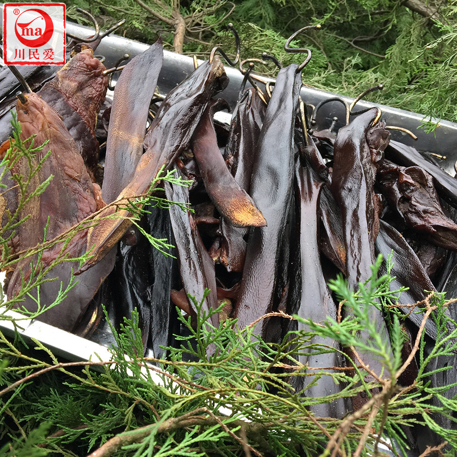 Kawamin thích tự mình hút thuốc lá, 500g xúc xích.