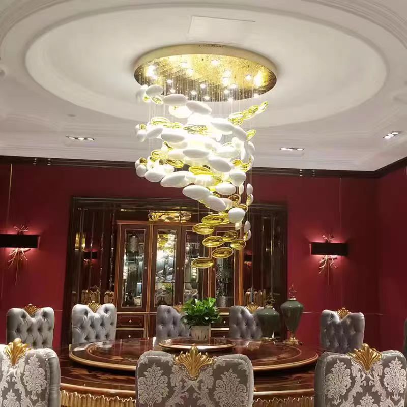 Customize the seven-coloured olive egg chandeliers in the lobby hall of the Art Glass chandelier Hotel.