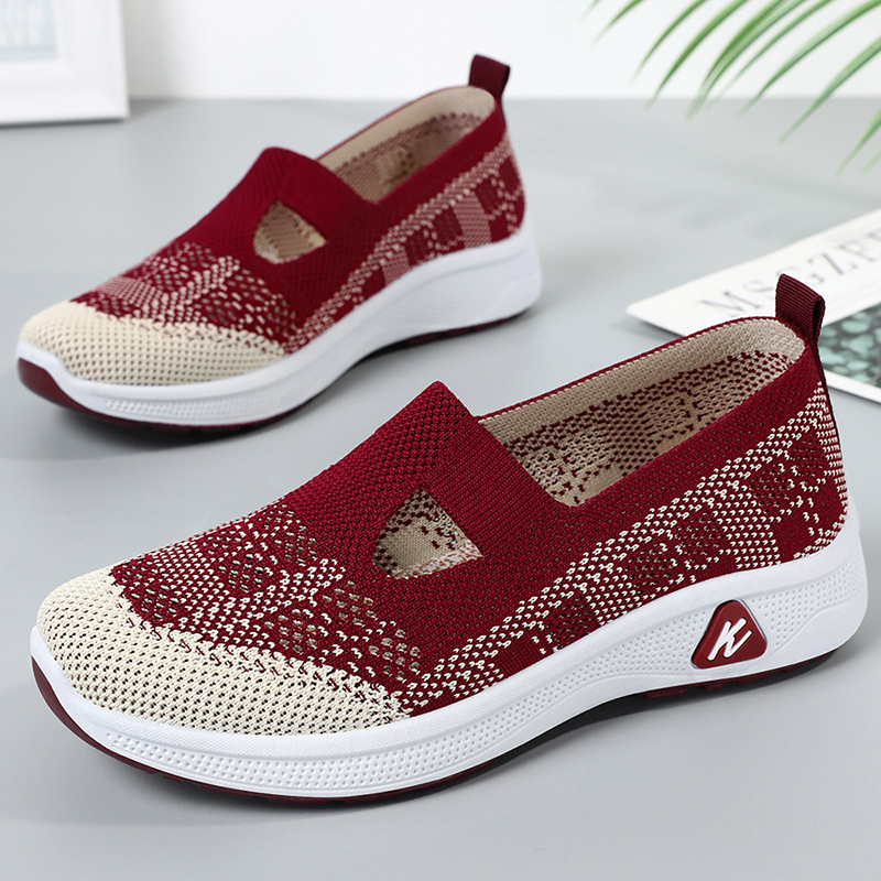 The little custom girl's shoes are so comfortable, and the old Peking Boots are all over the place.