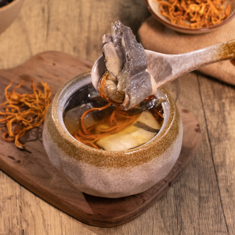 Món súp hải sản gà 350g cho món súp nóng Tongan và sẵn sàng ăn.