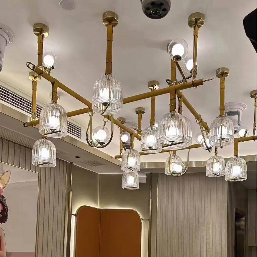 United States custom-made hotel chandeliers, chandeliers special for model room lights at the Hotel House