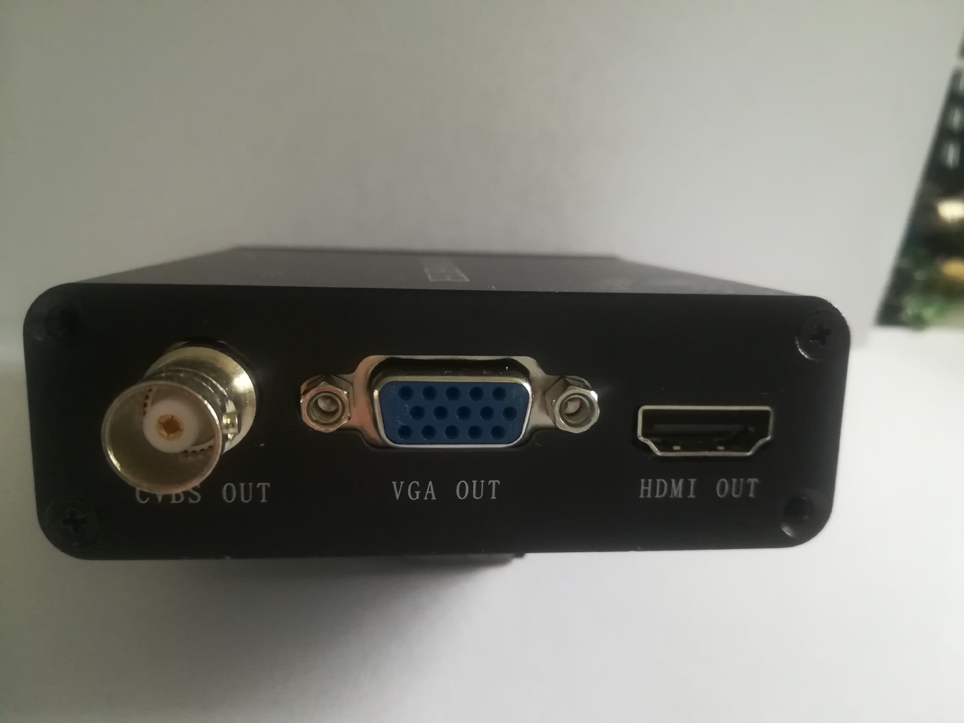 AHD转HDMI/VGA/AV/CVBS视频转换器芯片套片方案