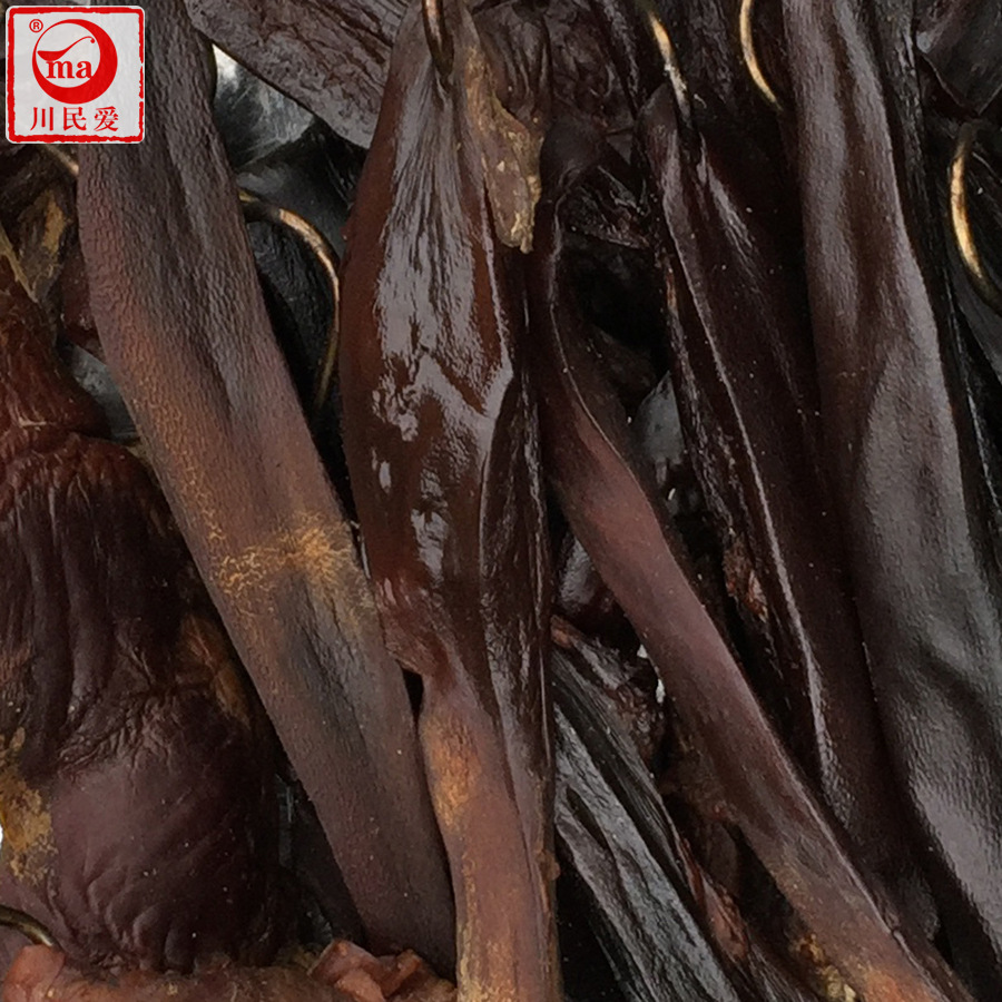 Kawamin thích tự mình hút thuốc lá, 500g xúc xích.