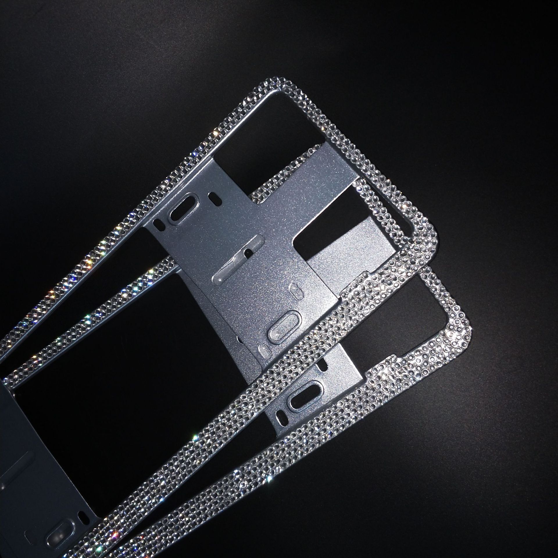 Aluminium alloy diamond plate plate plate, crystal diamond plate plate plate, all-drilled license plate frame frame.