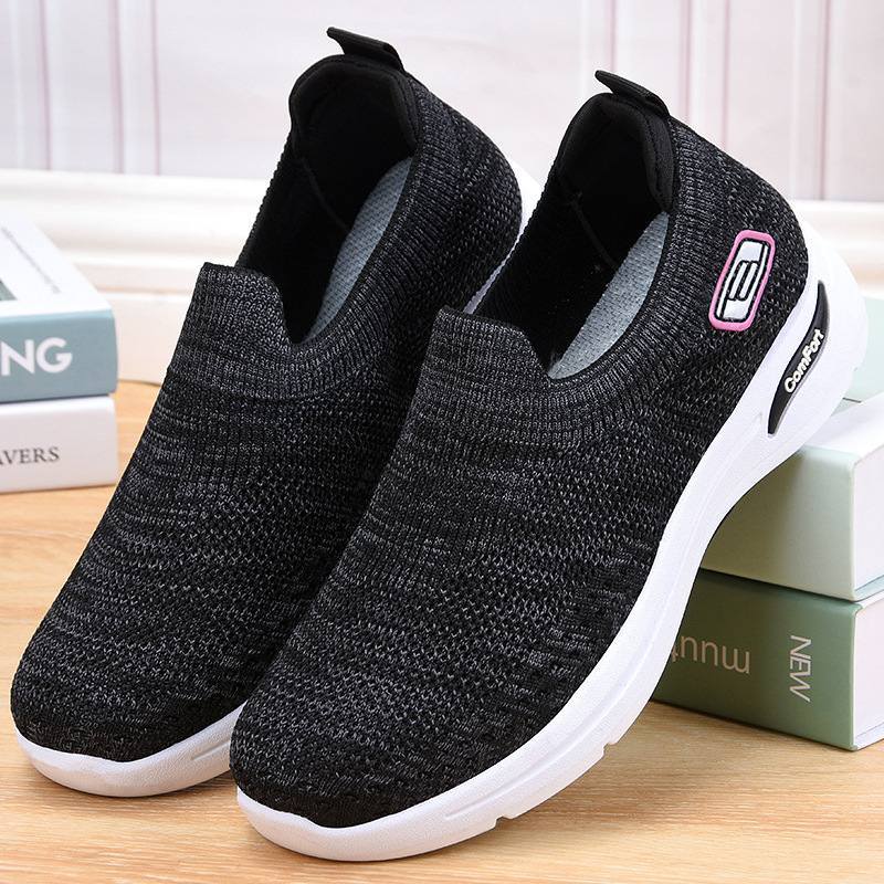 Customize the new girls' shoes for their children.