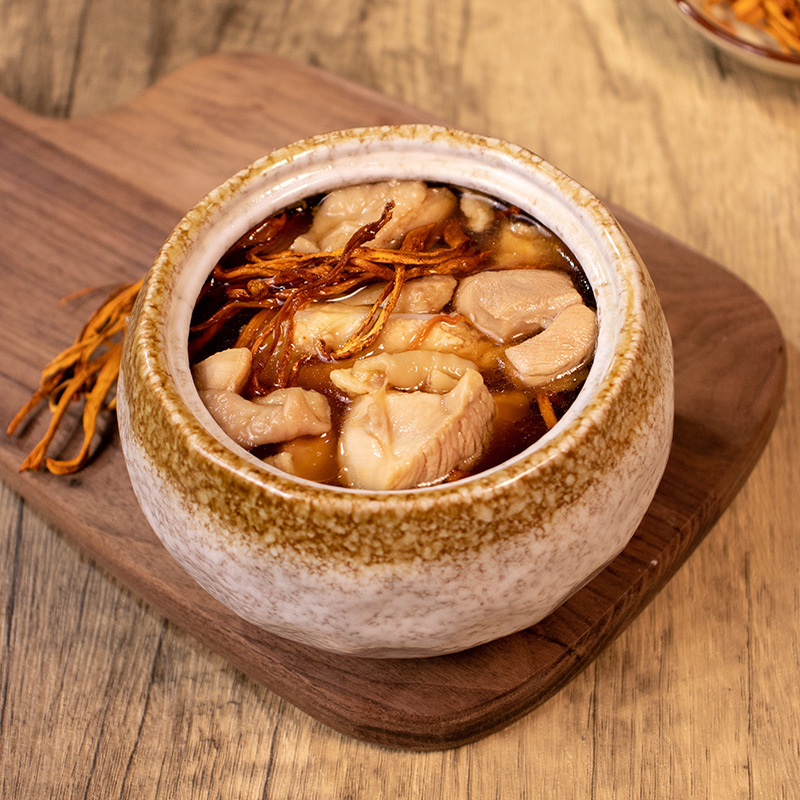Hãy minh họa món canh gà hầm và chuỗi súp để cho súp ăn và nấu súp.