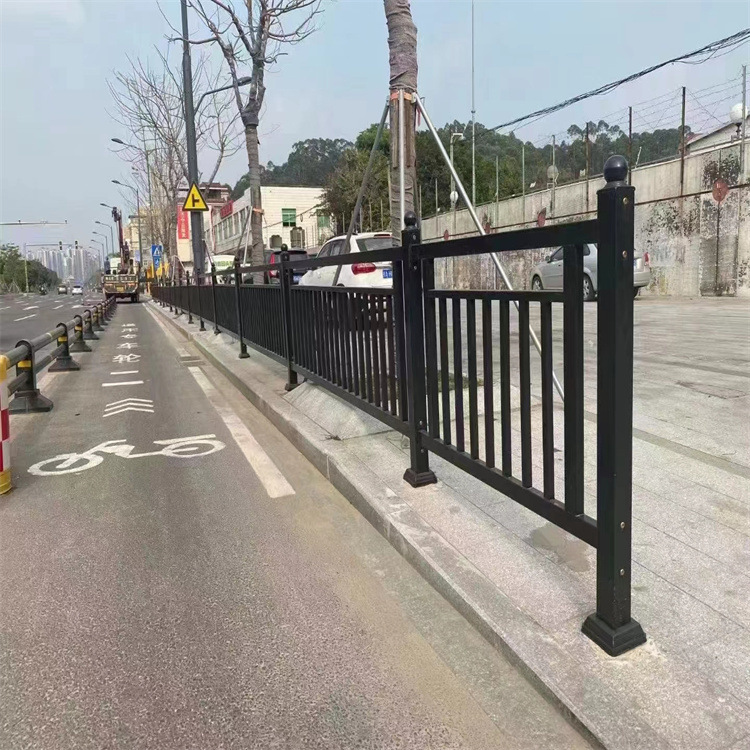 Zinc steel courtyard fences outside the perimeter fence to protect small areas of rural courtyard wall isolation fences