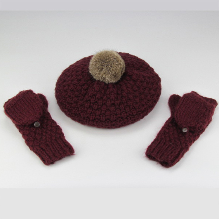 Two sets of mahjong fur rabbit berets in the autumn winter.