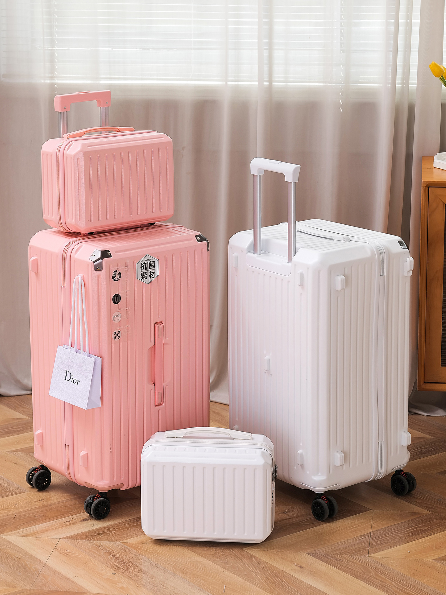 A hand-held suitcase for a child's suitcase and a portable suitcase for a partner to board a 14-inch suitcase