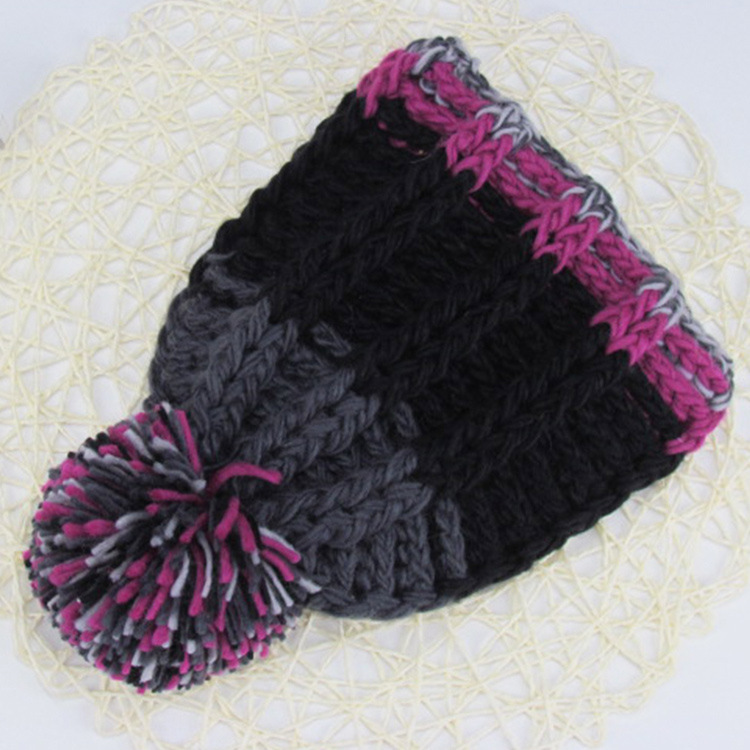 The hat, the Korean twirling winter, a purely handmade hook-and-coloured knitted cap, a wholesaler.